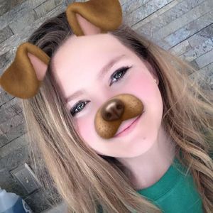 Meet your Posher, Chloe